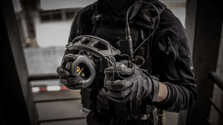 CHOOSING THE RIGHT TACTICAL HEADSET: WHAT THE EARMOR M33 PRO TACTICAL HEADSET GETS RIGHT
